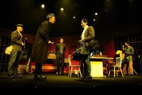 劇団プープージュース 第30回記念公演「革命の家」より。