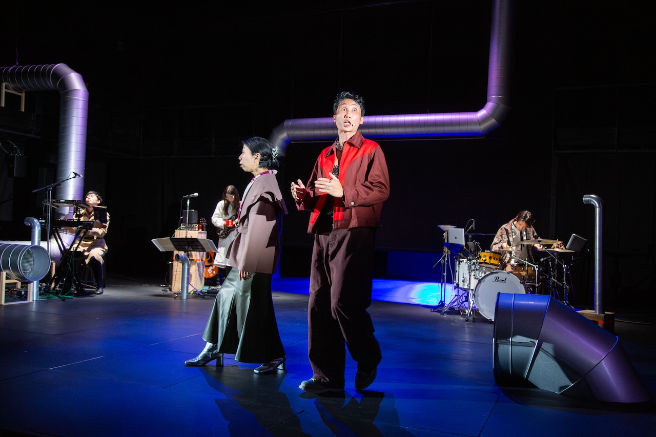 音楽と演劇が“しっかりと融合”、ヌトミックの音楽劇「何時までも果てしなく続く冒険」スタート