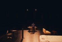 劇団papercraft 第11回公演「昨日の月」より。（撮影：中川達也）