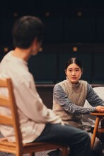 劇団papercraft 第11回公演「昨日の月」より。（撮影：中川達也）