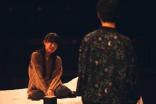 劇団papercraft 第11回公演「昨日の月」より。（撮影：中川達也）