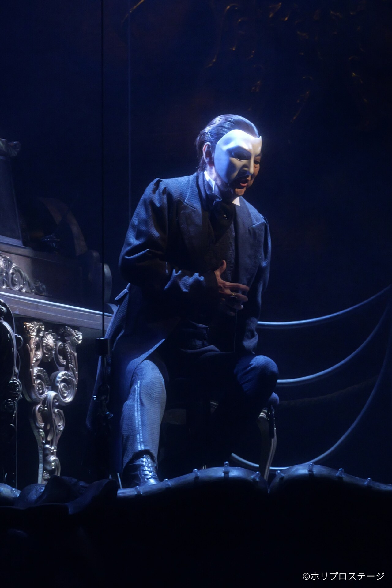 ミュージカル「ラブ・ネバー・ダイ」より、市村正親扮するファントム。（撮影：渡部孝弘）