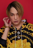 松本祐一のビジュアル。