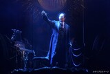 ミュージカル「ラブ・ネバー・ダイ」より、橋本さとし扮するファントム。（撮影：渡部孝弘）