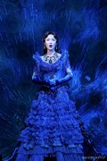 （撮影：渡部孝弘）ミュージカル「ラブ・ネバー・ダイ」より、笹本玲奈扮するクリスティーヌ。（撮影：渡部孝弘）