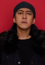 梅澤裕介のビジュアル。