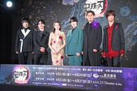 左から佐々木喜英、蒼木陣、髙橋かれん、阪本奨悟、加藤和樹、浦井健治。