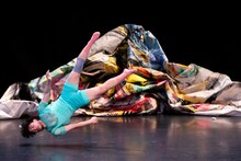 Co.山田うん 2025新作「遠地点」より。（写真：前澤秀登）