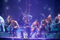 音楽劇「無人島に生きる十六人」より。