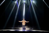 音楽劇「無人島に生きる十六人」より。