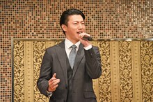 ミュージカル「ボニー＆クライド」製作発表で歌唱披露する矢崎広。