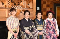 左から川﨑皇輝、波乃久里子、水谷八重子、渡辺えり。