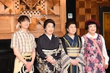 左から川﨑皇輝、波乃久里子、水谷八重子、渡辺えり。