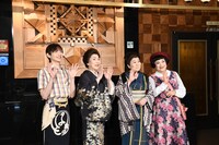 左から川﨑皇輝、波乃久里子、水谷八重子、渡辺えり。