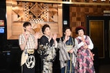左から川﨑皇輝、波乃久里子、水谷八重子、渡辺えり。