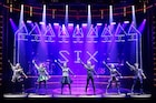 歴史、リミックス!ミュージカル「SIX」日本キャスト版が大歓声に包まれ開幕