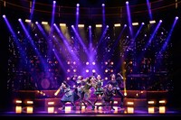 ミュージカル「SIX」日本キャスト版より。（撮影：岩田えり）