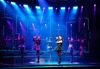 ミュージカル「SIX」日本キャスト版より。（撮影：岩田えり）