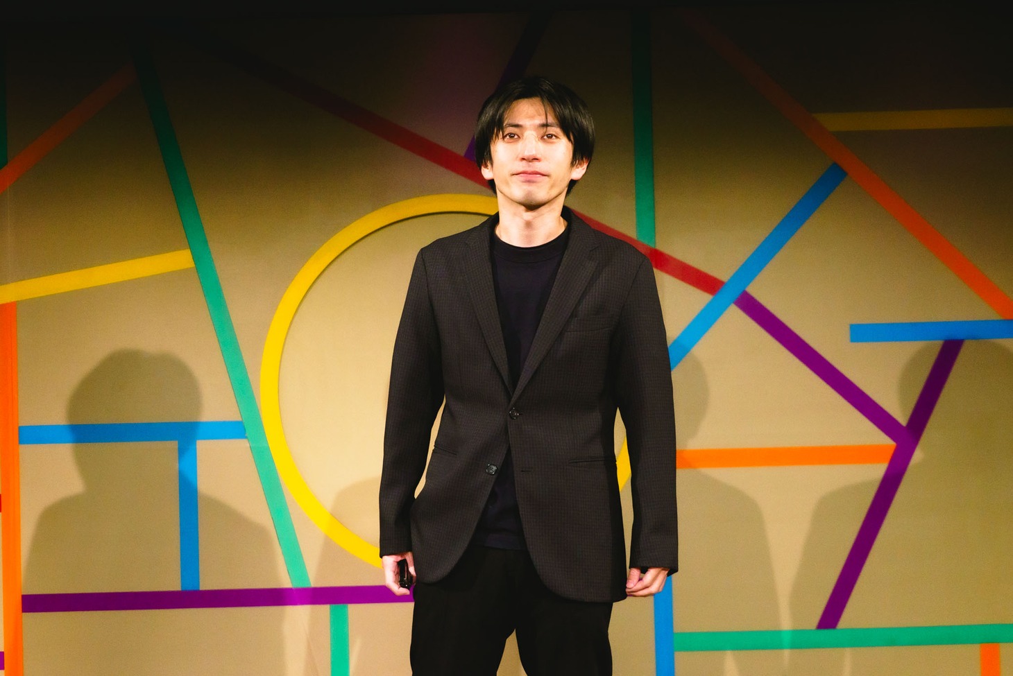 第35回下北沢演劇祭参加作品 ザ・プレイボーイズ 第12回公演「パラレルワールドより愛をこめて」「パラレルワールドでも恋におちて」より。（撮影：堀山俊紀）