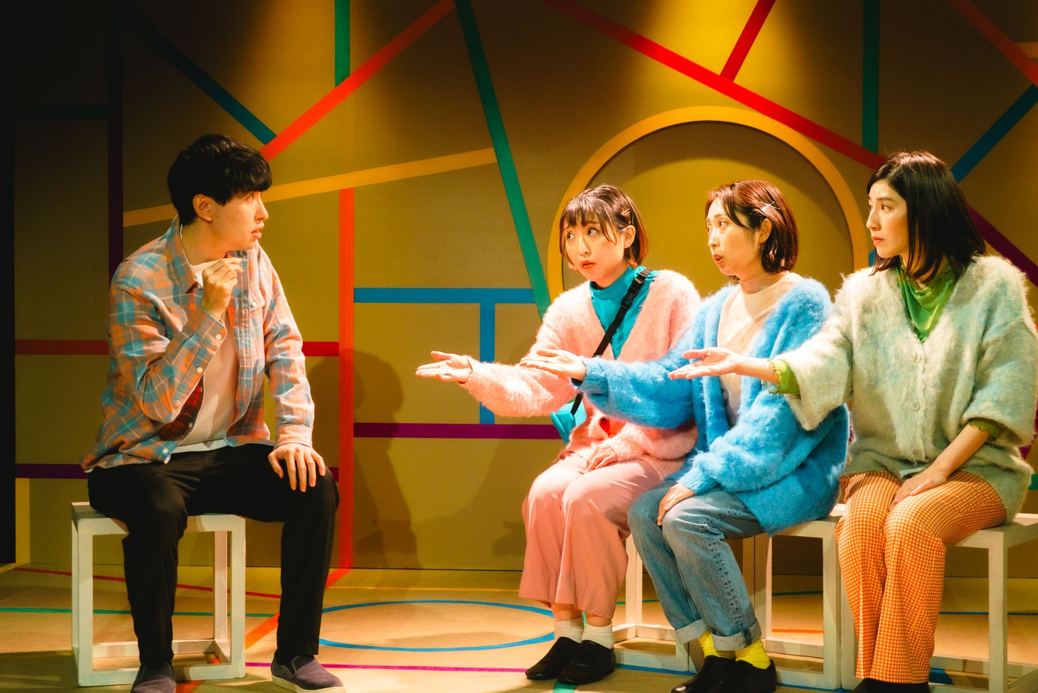 第35回下北沢演劇祭参加作品 ザ・プレイボーイズ 第12回公演「パラレルワールドより愛をこめて」「パラレルワールドでも恋におちて」より。（撮影：堀山俊紀）