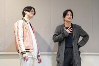 「オイディプス王」取材会より、左から三浦涼介、岡本圭人。
