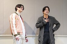 「オイディプス王」取材会より、左から三浦涼介、岡本圭人。