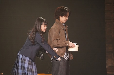 舞台「私立探偵 濱マイク-遥かな時代の階段を-」公開ゲネプロより。