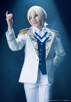 富園力也扮する天祥院英智。