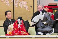 「令和7年2月文楽公演」第一部「『妹背山婦女庭訓』妹山背山の段」より。（提供：国立劇場、撮影：光齋昇馬）