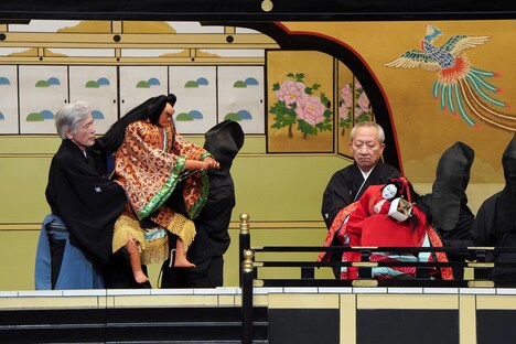 「令和7年2月文楽公演」第三部「『妹背山婦女庭訓』金殿の段」より。(提供:国立劇場、撮影:小川知子)