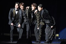 CONCERT「THE BEST New HISTORY COMING」ゲネプロより、左から甲斐翔真、浦井健治、宮野真守、小野田龍之介。