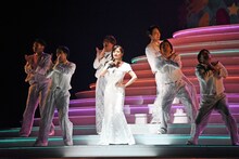 CONCERT「THE BEST New HISTORY COMING」ゲネプロより、島田歌穂（中央）。