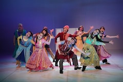 川村毅と中村蓉がコラボ、Tfactory「不思議の国のマーヤ」幕開け