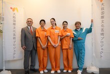 大阪国際文化芸術プロジェクト「FOLKER」より、囲み取材の様子。左から後藤ひろひと、小島聖、紅ゆずる、遠藤久美子、内場勝則。