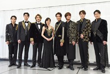 CONCERT「THE BEST New HISTORY COMING」開幕記念会見より、左から三浦宏規、甲斐翔真、佐藤隆紀、島田歌穂、井上芳雄、浦井健治、宮野真守、小野田龍之介。