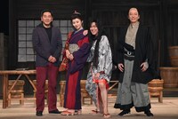 左から一色隆司、玄理、丸山隆平、板尾創路。