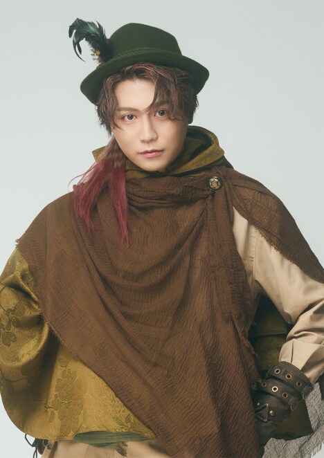 吟遊詩人役の内藤大希。