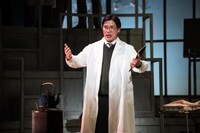 タカハ劇団 第20回公演「他者の国」より。（撮影：塚田史香）