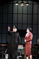 タカハ劇団 第20回公演「他者の国」より。（撮影：塚田史香）