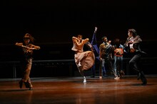 イデビアン・クルー「バウンス」より。