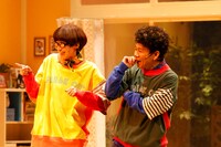 舞台「年下彼氏～君のとなりで～」より。（撮影：福羅広幸）