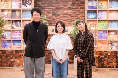 NHK総合「SONGS 上白石萌音」より、左から大泉洋、上白石萌音、AI。（写真提供：NHK）