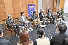 劇団四季 海外新作ミュージカル「バック・トゥ・ザ・フューチャー」合同インタビューの様子。（撮影：荒井健）