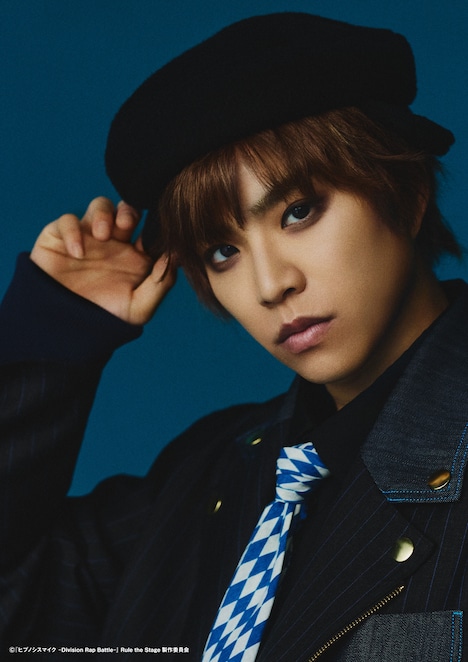 北乃颯希扮する綿本裕孝。