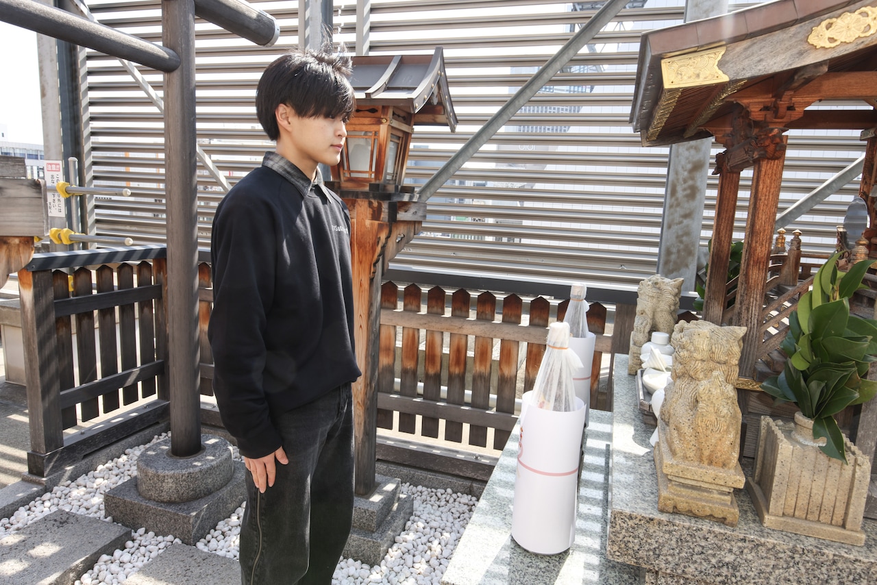 「関西ジュニア原石まつり」出演者が大阪松竹座のお社で公演成功を祈願