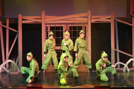 「ミュージカル『忍たま乱太郎』第14弾外伝~三年生、雑渡昆奈門に弟子入りの段~」より。(撮影:丸山尚)