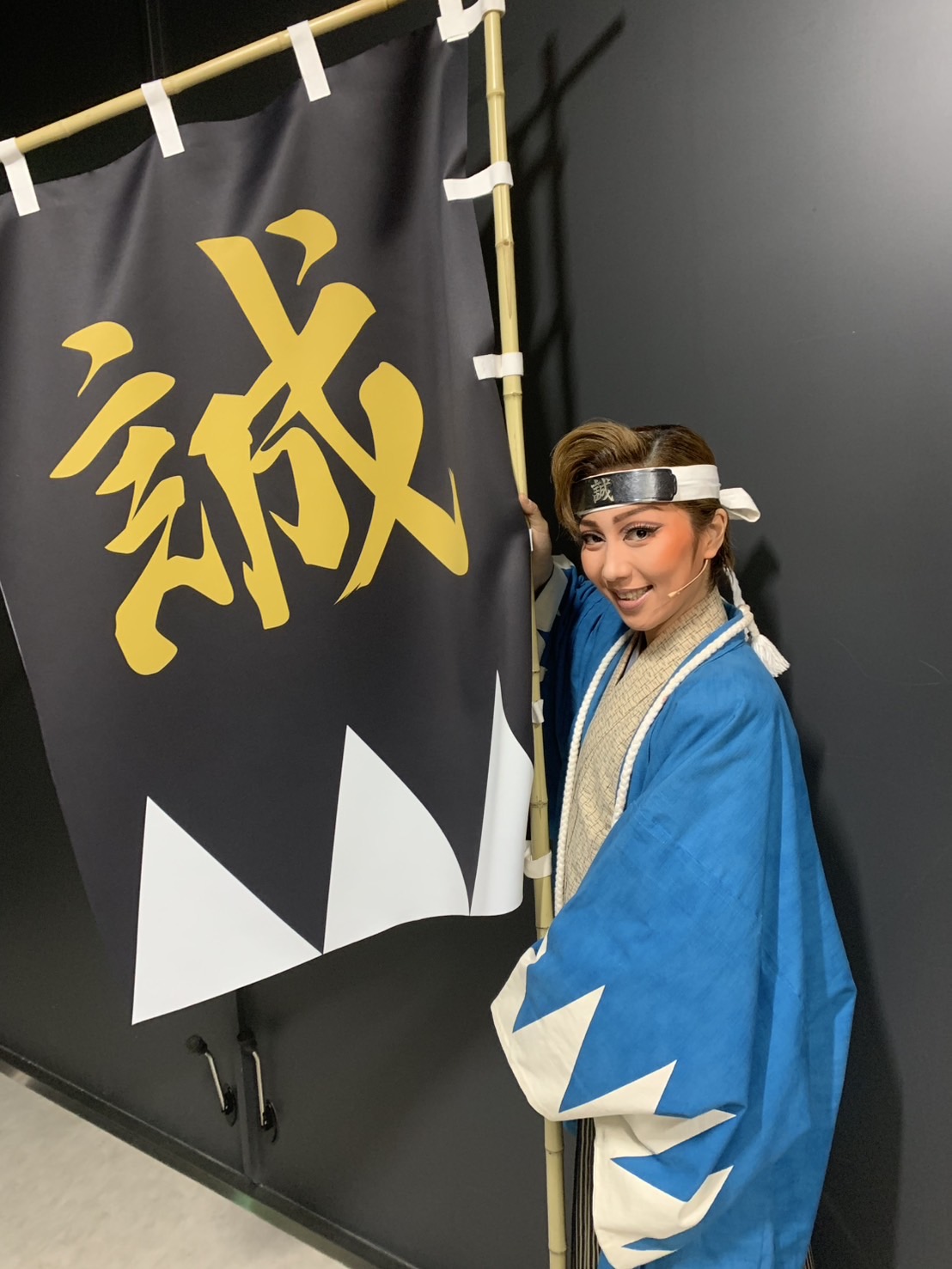 2019年4月の大阪・COOL JAPAN PARK OSAKA公演時の舞台裏にて。