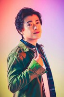 アダム役の勝地涼。