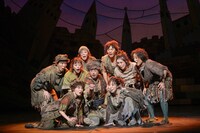 劇団四季 ファミリーミュージカル「王子と少年」より。（撮影：上原タカシ）