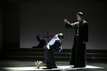 「こまつ座 第153回公演『フロイス -その死、書き残さず-』」より。（撮影：福岡諒祠）